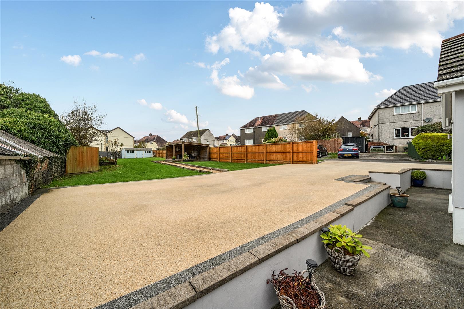 Heol Y Meinciau, Pontyates, Llanelli, SA15 5SE